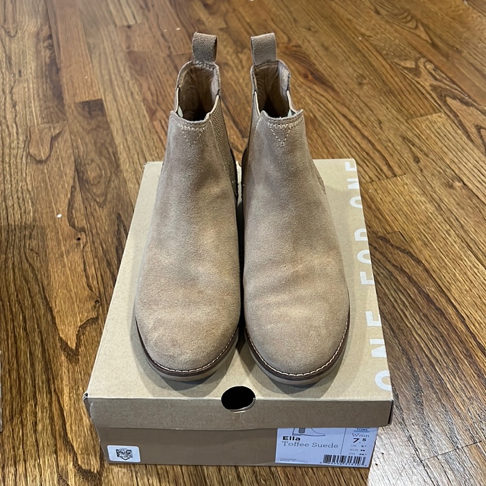 Toms: Ella Toffee Suede booties